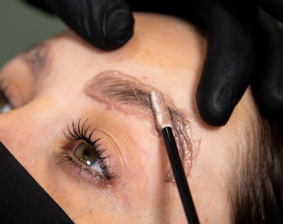 Beautifully tinted and defined natural eyebrows