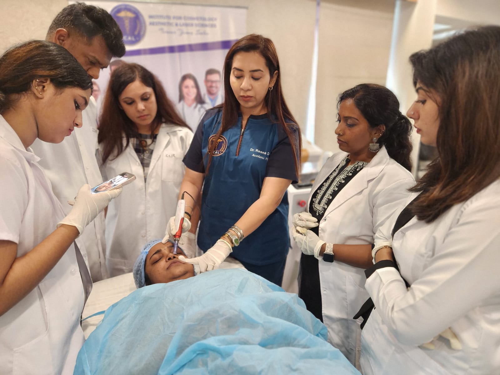 Dr Reinaa Abhay Perfect U Clinic aesthetic training session with medical professionals in Pune Maharashtra