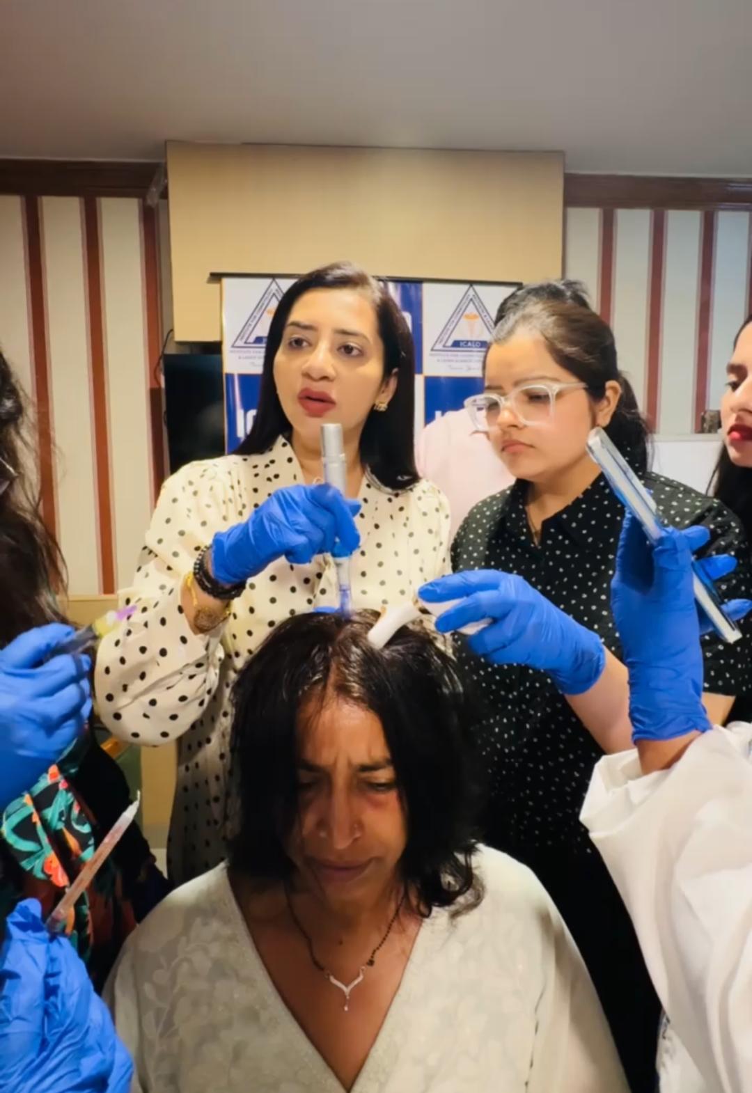 Dr Reinaa Abhay Perfect U Clinic aesthetic training session with medical professionals in Pune Maharashtra