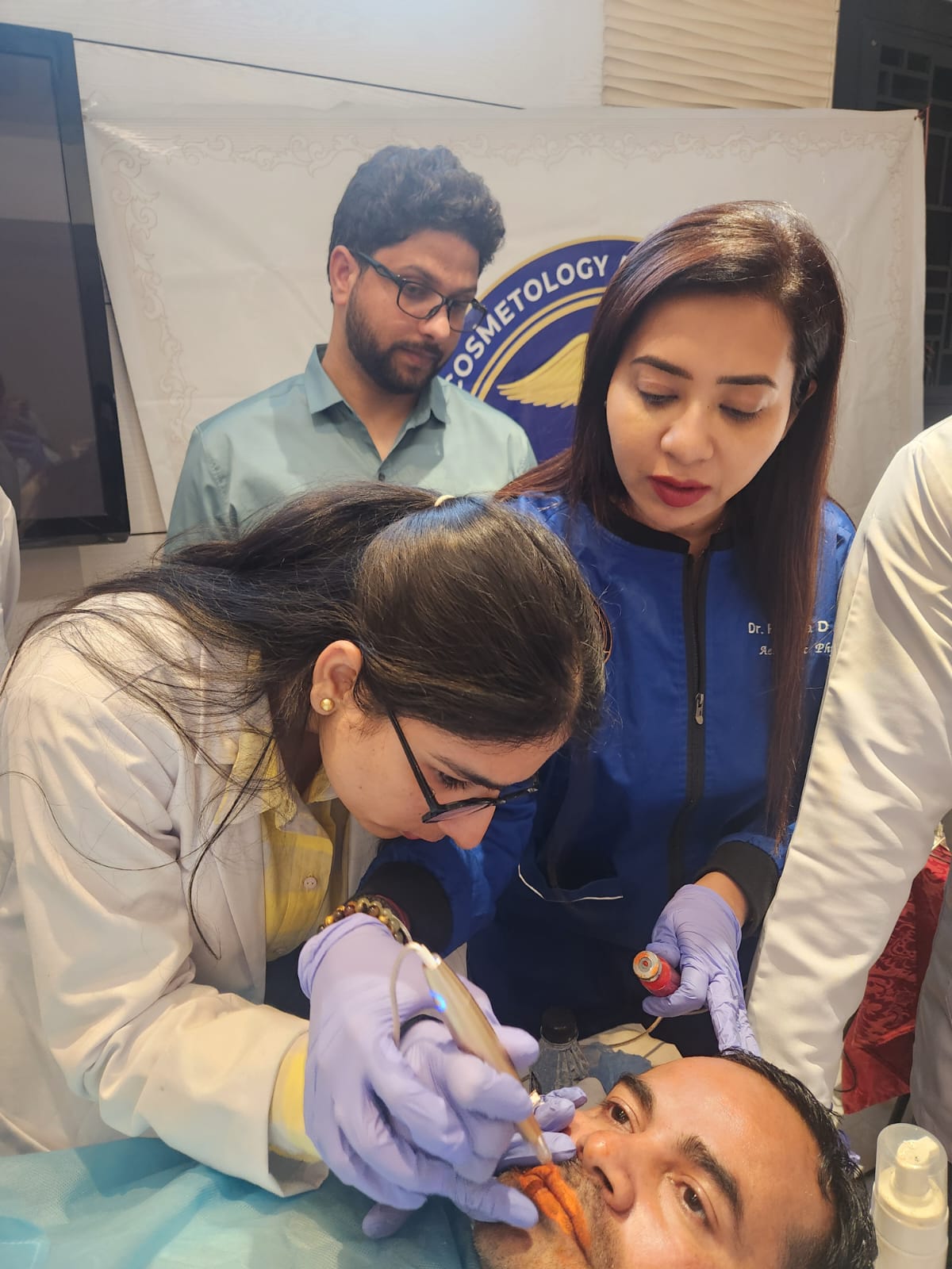 Dr Reinaa Abhay Perfect U Clinic aesthetic training session with medical professionals in Pune Maharashtra